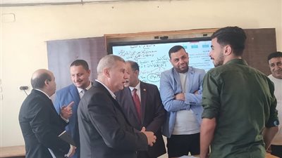 مدير «تعليم دمياط» يتفقد مدارس فارسكور ويؤكد توفير بيئة مناسبة للطلاب