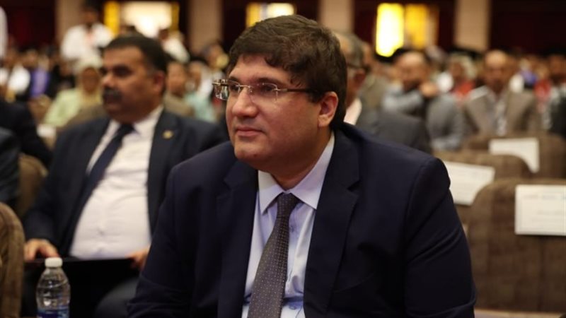 الدكتور أيمن فريد