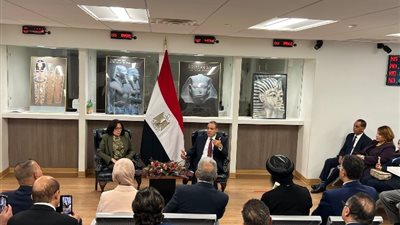 وزير الخارجية يتفقد القنصلية العامة المصرية في نيويورك