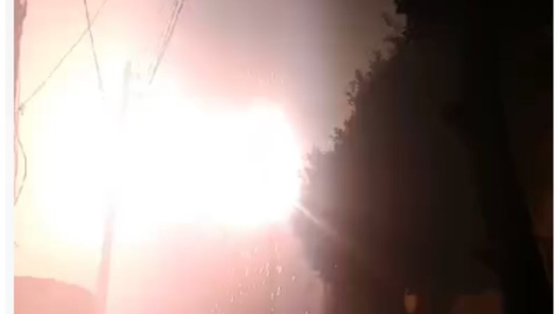 حريق عامود كهرباء فيصل