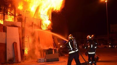 «عقب سجارة»، المعاينة الأولية تكشف سبب حريق بمحيط محطة صرف صحي بالمنيا