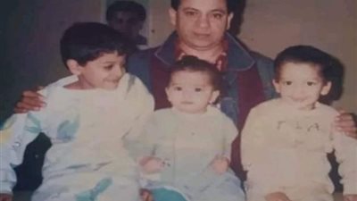 محمد محمود يستعيد ذكرياته بصور أولاده: «ومضى قطار العمر»