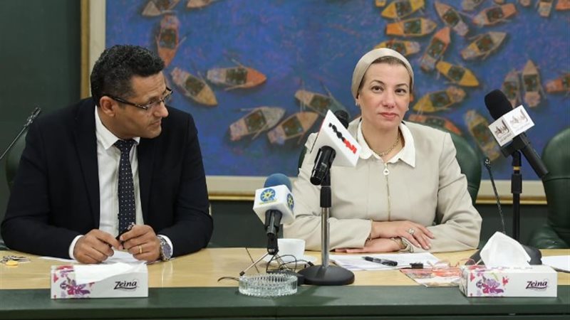 لقاء وزيرة البيئة داخل نقابة الصحفيين