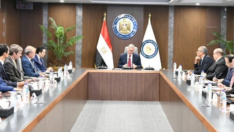كريم بدوي، وزير البترول والثروة المعدنية أثناء اللقاء