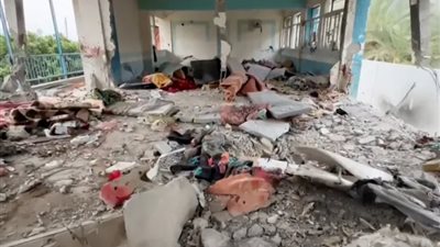 استشهاد 19 فلسطينيا في قصف لمخيم النصيرات ومدرسة الشجاعية