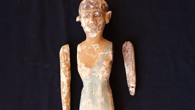 اكتشاف حجرة دفن ابنة حاكم إقليم أسيوط بمقبرته بالجبل الغربي (صور)