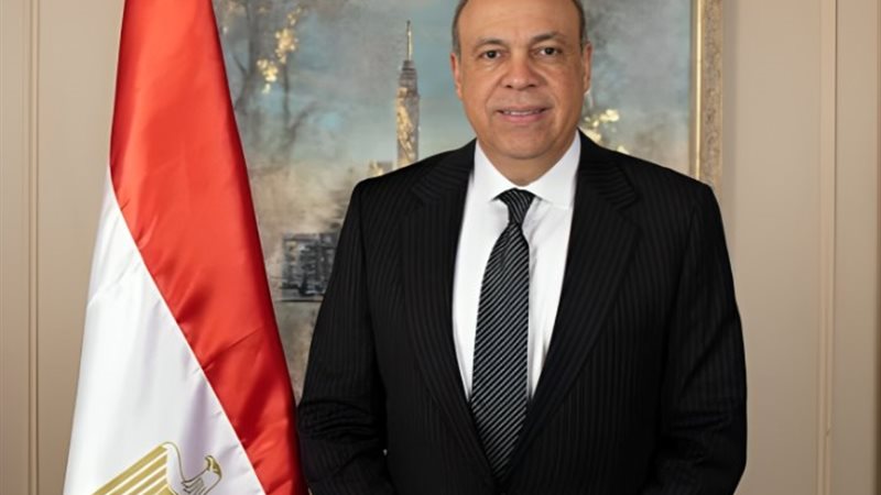 سامح الحنفى وزير الطيران المدنى