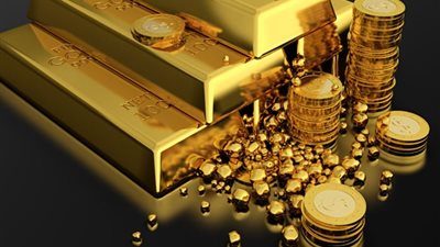 تراجع مفاجئ في أسعار الذهب بدفع من بيانات اقتصادية قوية، هل انتهى الصعود؟