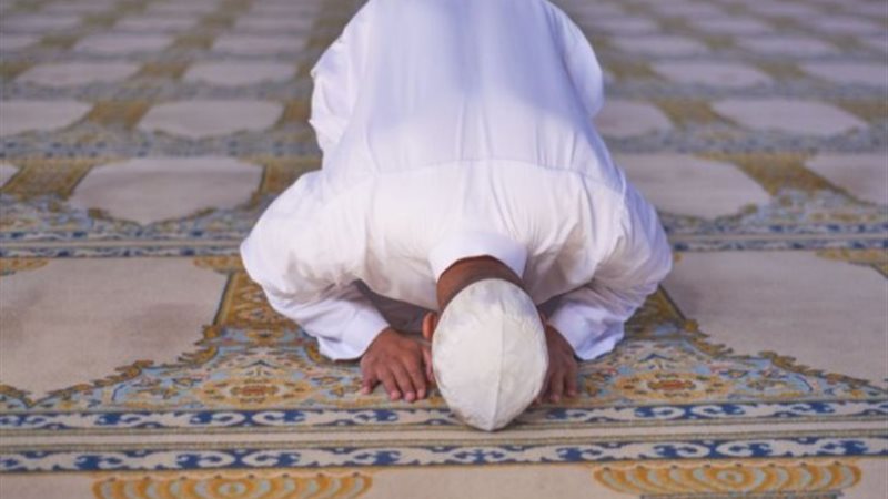 الفرق بين صلاة الضحى وسنة الظهر