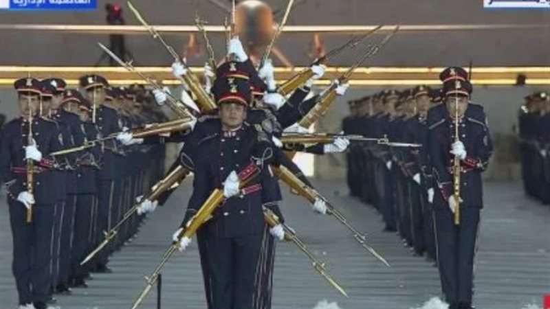 خلال العرض العسكري