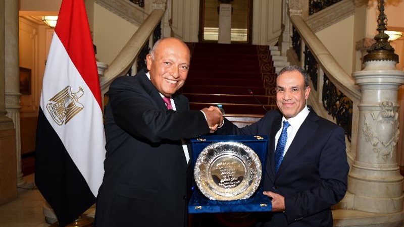 وزير الخارجية بدر عبد العاطي والوزير السابق سامح شكري