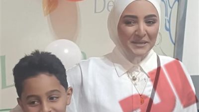 هلا رشدي تحتفل مع ابنها بعيد ميلادها الـ34  (صور)