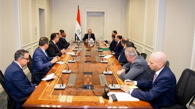 وزير الخارجية والهجرة يجتمع مع القيادات الجديدة بالوزارة