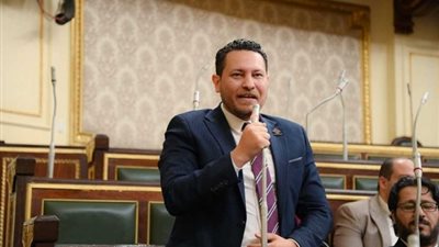 «محتاجين أمل»، النائب علاء عصام يطالب بتشكيل لجنة عادلة لتوزيع المنح الدراسية