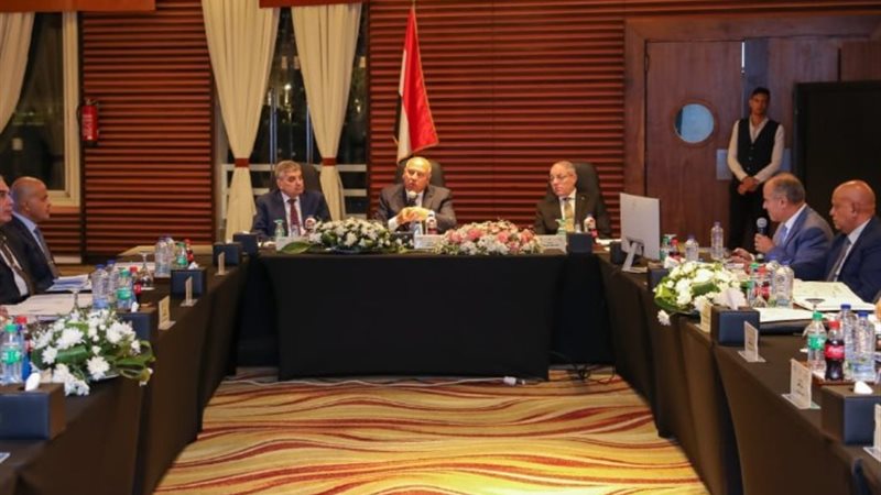 خلال الاجتماع