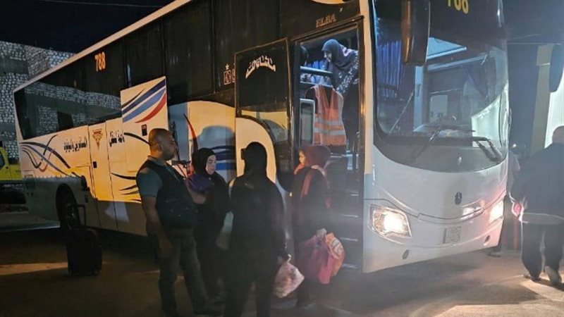 أهالي العراق يستقبلون النازحين من الأراضي اللبنانية