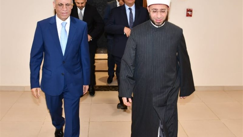 وزير الأوقاف و سفير العراق