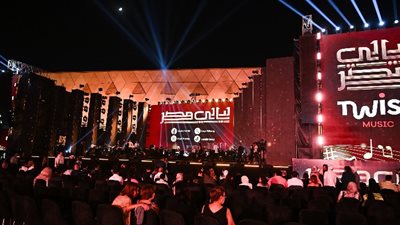 نفاد التذاكر مبكرا، زحام شديد على حفل أنغام بالمتحف الكبير (صور)