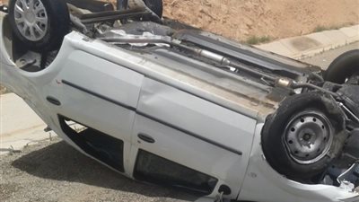مصرع ربة منزل وإصابة زوجها في حادث انقلاب سيارة بسوهاج