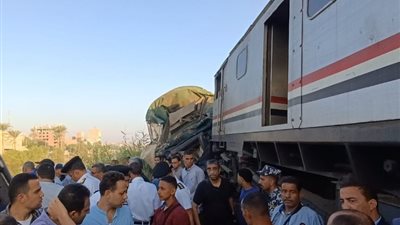 أول بيان من النائب العام في حادث تصادم قطاري المنيا، 5 قرارات عاجلة