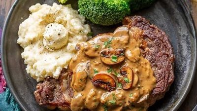 طريقة عمل طبق ستيك بصوص المشروم بأسهل الخطوات
