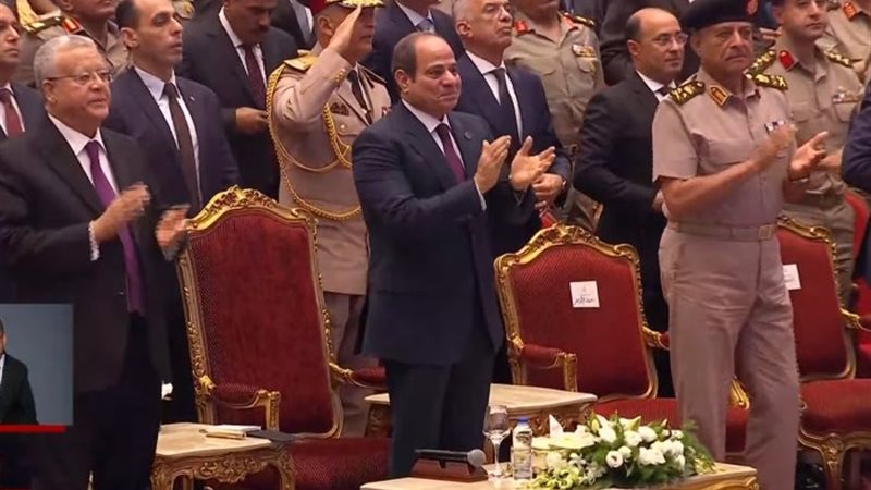 الرئيس عبد الفتاح السيسي، القائد الأعلي للقوات المسلحة