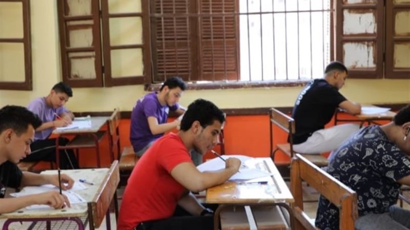 طلاب المرحلة الثانوية