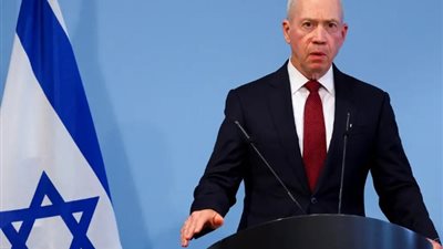«جالانت» يهاجم ماكرون بعد منع كيانات إسرائيلية من المشاركة في معرض دفاعي