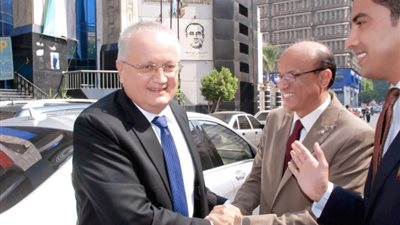 السفير الروسي بالقاهرة: أمريكا شريك في الحرب على غزة بالجنود والسلاح