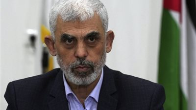 إذاعة جيش الاحتلال: السنوار قتل باستخدام قذيفة دبابة