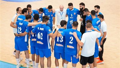 بعثة يد الأهلي تصل صالة مباراة الزمالك في بطولة إفريقيا للأندية