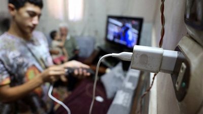 بعد ارتفاع الوقود، مصادر حكومية: لا زيادة بالكهرباء قبل هذا الموعد