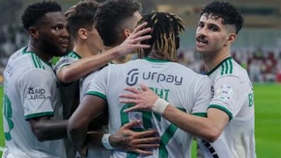 الأهلي يقسو على الخليج بثلاثية في الدوري السعودي (فيديو)