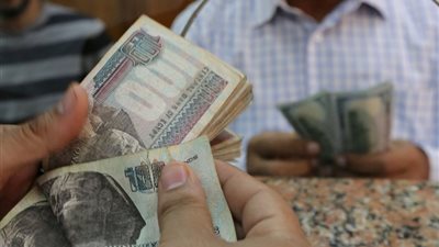 أكثر من 16% زيادة في أجور العاملين بالقطاع العام