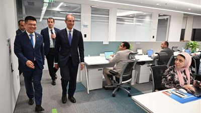 وزير الاتصالات يفتتح مقرا جديدا لشركة «هواوي» لتوسيع أعمالها في مصر