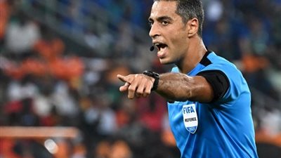 أمين عمر حكما لموقعة الأهلي والزمالك بنهائي السوبر المصري