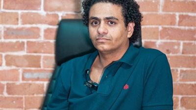 محمد صلاح العزب يكشف عن البوستر الدعائي لمسلسل «القصة الكاملة»