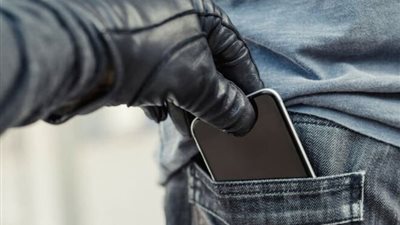 ضبط لص الهواتف المحمولة بالزاوية الحمراء