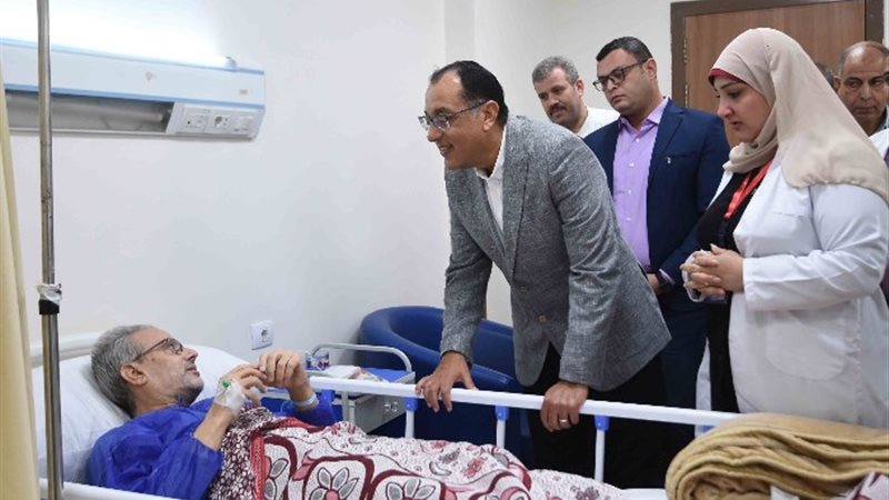 جولة رئيس الوزراء في مستشفى سمالوط المركزي