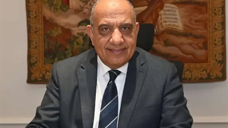 محمود عصمت وزير الكهرباء
