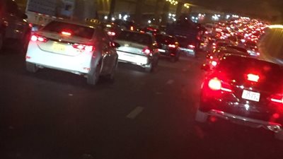 «الزحمة مش بس بالنهار» كثافات مرورية في الذروة المسائية