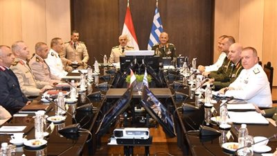 رئيس الأركان يشهد تنفيذ المرحلة الرئيسية للتدريب المشترك «ميدوزا -13» باليونان