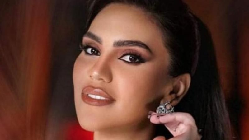 الفنانة مي فاروق