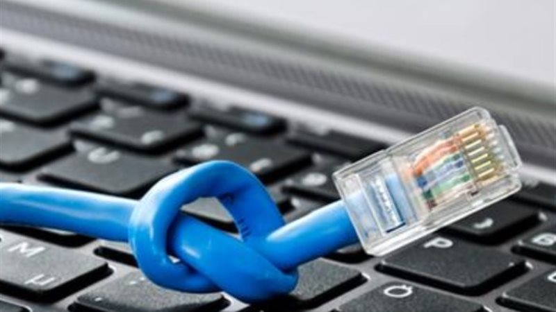 عطل مفاجئ يضرب خدمات الإنترنت الأرضي