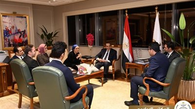 وزير الشئون النيابية والقانونية: 