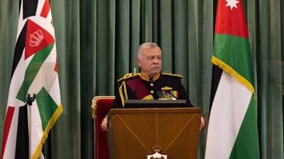 الملك الأردني يحل مجلس الأعيان ويعين مجلسًا جديدًا يضم 69 عضوًا