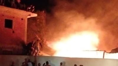 بعد إصابة عاملين، ندب لجنة لمعاينة حريق مصنع سيراميك ببني سويف