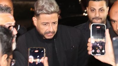 صديق العمر، حماقي يقدم واجب العزاء لـ أحمد عصام