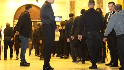 بدون ميك آب، المطربة بوسي تقدم العزاء لـ أحمد عصام