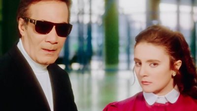 رانيا محمود ياسين تصل إلى مهرجان الجونة لحضور فيلم قشر البندق بعد ترميمه